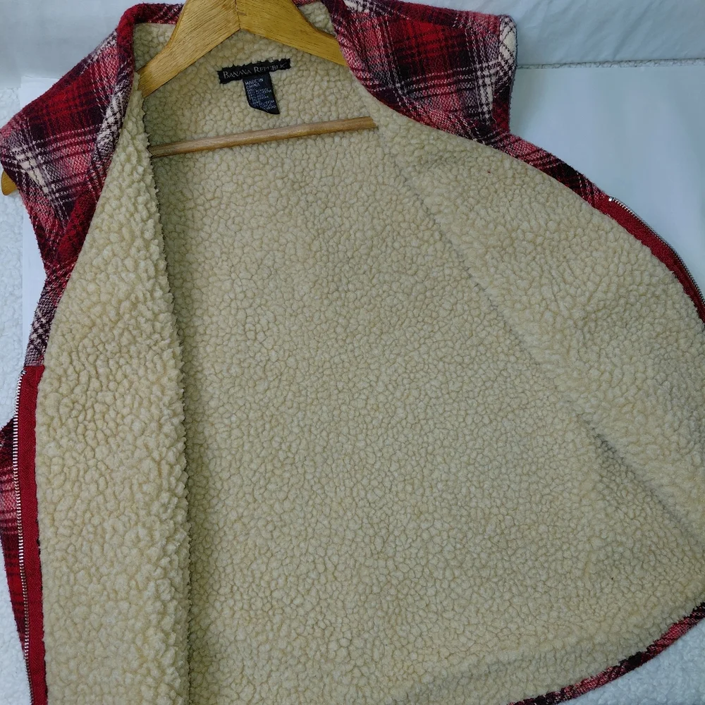 Banana Republic Wool Blend Sherpa Lined Workwear Vest‎ Men's Size Medium Red